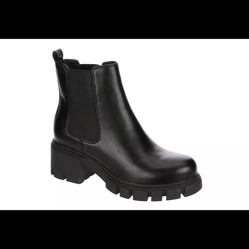 Steve Madden Tessa Chelsea Boots
